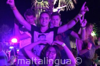 Dánsun buresboahtinčoahkkimis